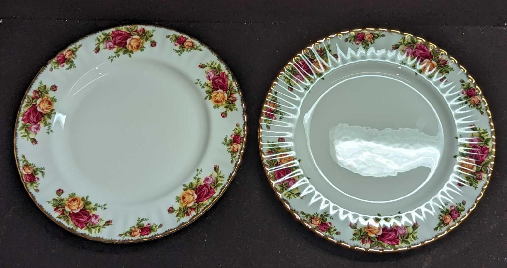 2 Royal Albert Old Country Roses Dinner Plates A