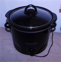 4 qt. crockpot slow cooker - Immersion blender -