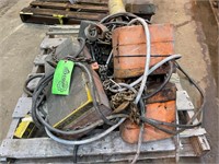 Lot Electric Hoists and Chain Fall (ES105)