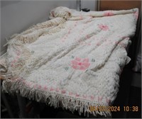 VINTAGE CHENNILE TWIN SIZE BEDSPREAD MEASURES