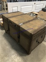 Large wicker-look trunk, 22 x 40 x 22" tall