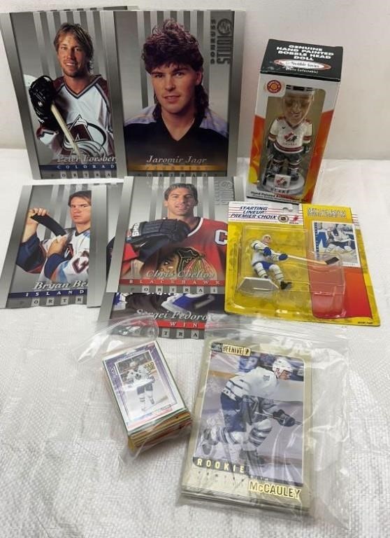 Hockey figures/cards