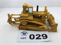 ERTL 1/50 Scale CAT Bulldozer D10