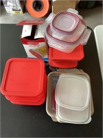 Rubbermaid and Pyrex bowls