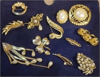 Lot of 12 Vintage Costume Pearl Pins