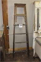 6 ft. wooden ladder