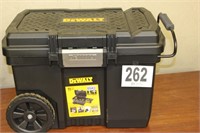 DeWalt rolling toolbox 24" x 15" x 16"