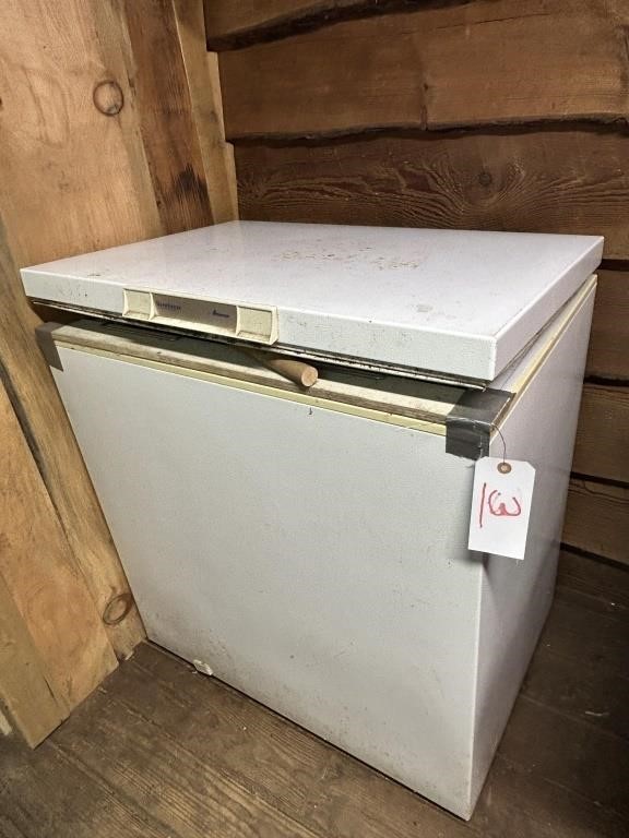 AMANA DEEP FREEZE LIFT TOP FREEZER "WORKING"