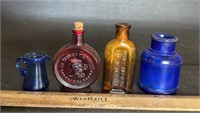 GROUPING OF SMALL VINTAGE BOTTLES-ASSORTED