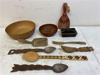 Vintage wooden bowls and spoons