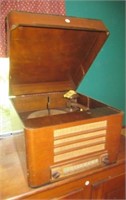 Admiral table top record player/radio.