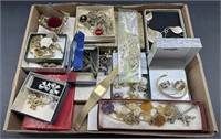 (AD) Mixed Lot of Costume Jewelry.
