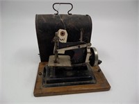 Early Child's Toy Sewing Machine - EP