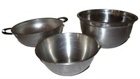 stainless mixing bowls & colander