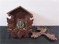 *Vintage Wood Coo Coo Clock Made in West Germany