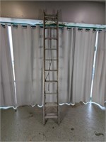 (1) Aluminum Folding Ladder