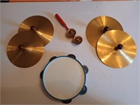 Lot Tambourine and cymbals