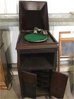 MAYTROLA PHONOGRAPH- needs work