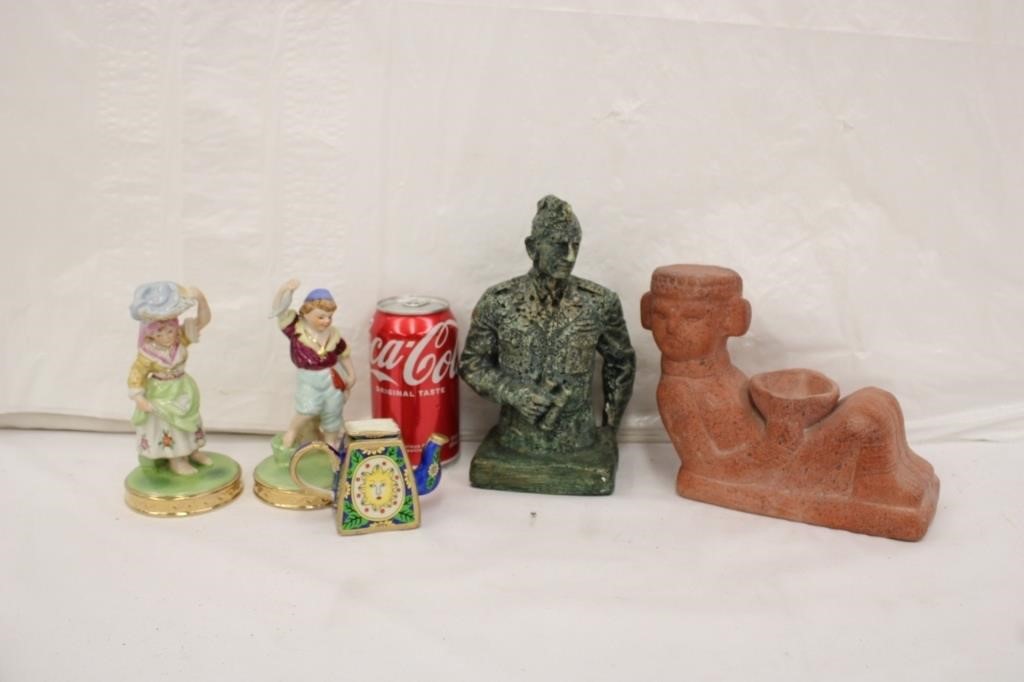 Decorative Statues & Figurines w/ Mini Tea Pot