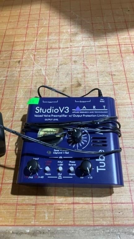 Voiced valve preamplifier w/output protection