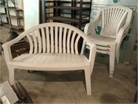 (4) Plastic Patio Chairs/Bench