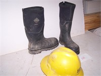 9 -9 1/2 Muck boots steel toe