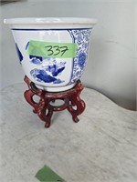 Blue And White Oriental Pot On Stand 14"t