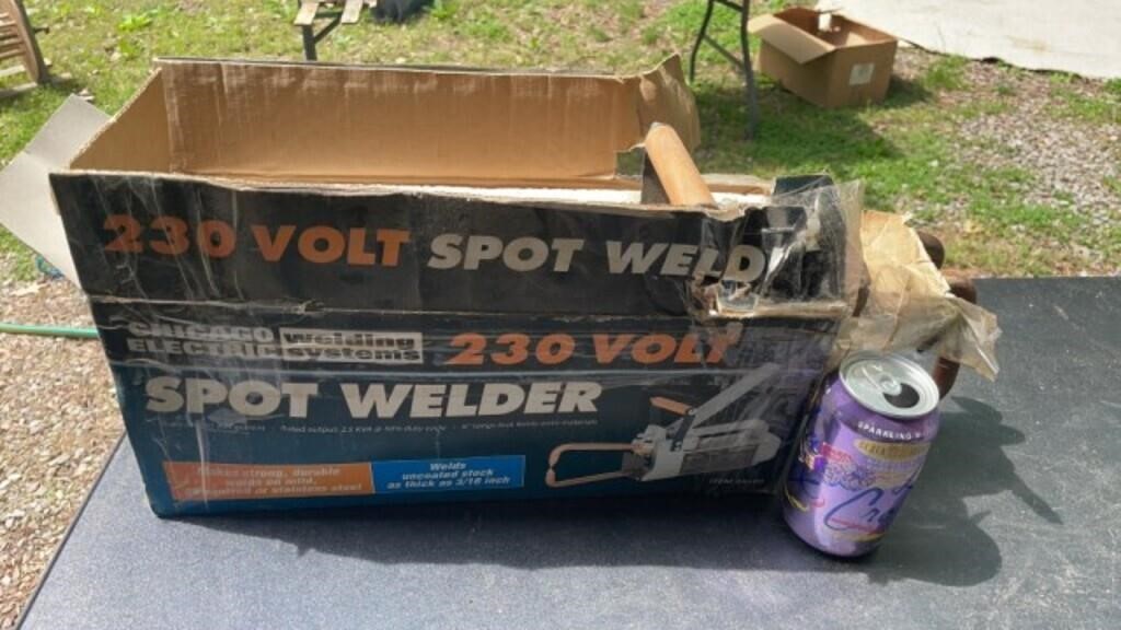 239 volt spot welder system