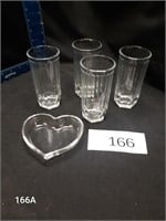 4 Glasses and a Heart Tray