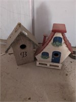 2 birdhouses