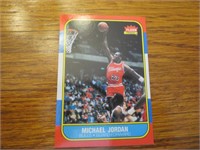 Belle carte recrue de Michael Jordan #57 Fleer