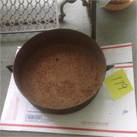 cast iron pot