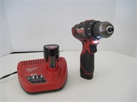 Milwaukee M12 Dril/Driver, Charger and Batteries