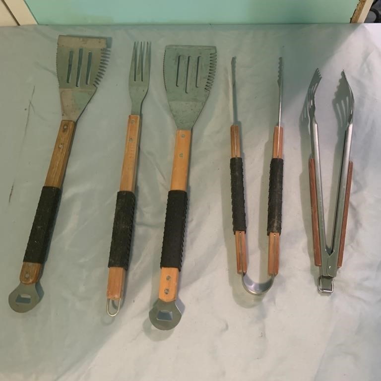 5-Grilling Utensils- Tongs, Spatula, Fork