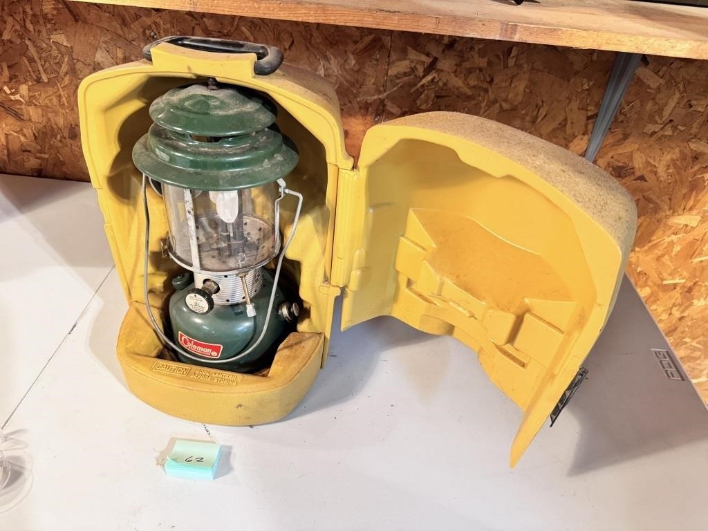 Great Condition Coleman Lantern with Case