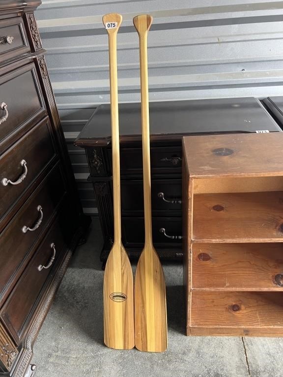 2 Feather Brand Oars U231