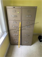 2 metal 4 drawer filing cabinets