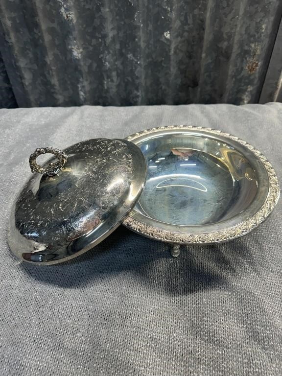 metal dish w/ lid