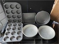 Baking pan lot wilton and Calphalon