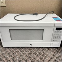 GE Microwave         (R# 210)
