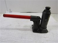 1 1/2 Ton Hydraulic Jack