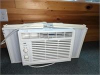 ARTIC KING WINDOW AIR CONDITIONER - WORKING