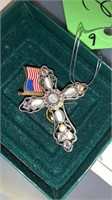 VINTAGE CROSS BROUCH & AMERICAN FLAG PIN