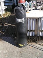 Everlast heavy weight punching bag