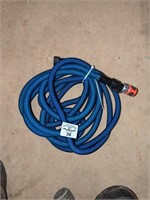 Retracting garden hose