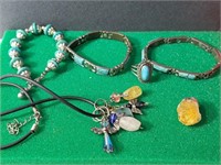 Assorted jewelry