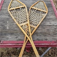 ANTIQUE PAIR OF WOODEN SNOW SHOES