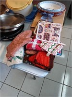 Potholders and oven mitts