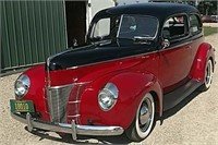 1940 Ford Deluxe 2 Door Sedan
