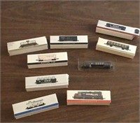 Set of 8 miniature train items